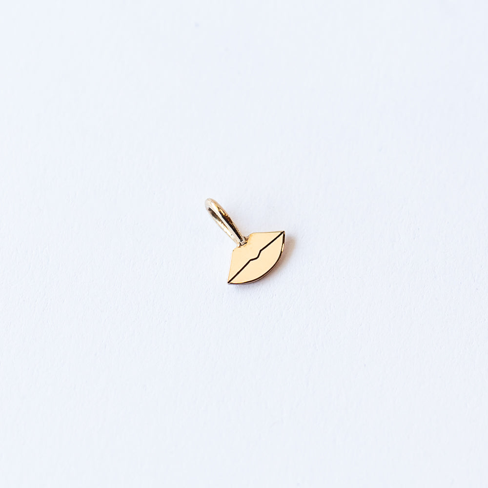Zoe Chicco | Midi Bitty Lips Charm