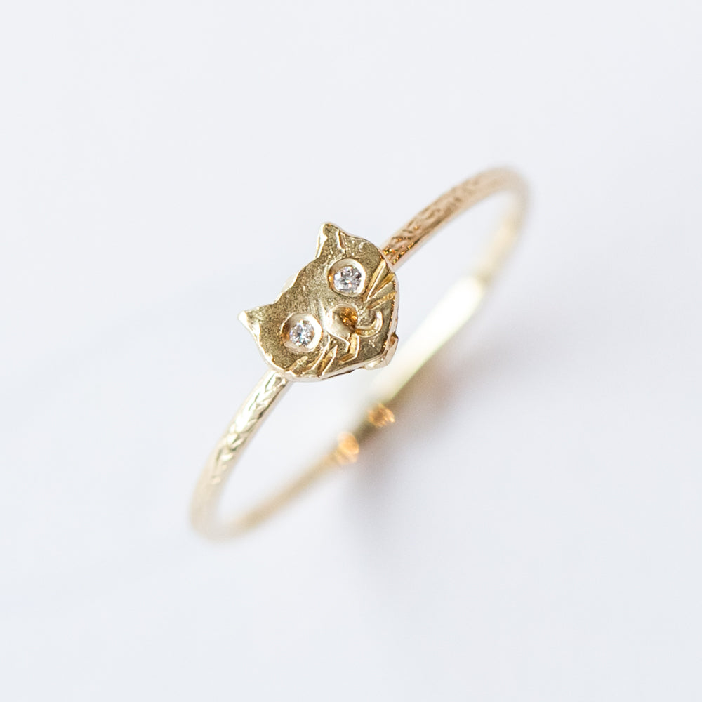 Victoria Cunningham | Tiny Kitty Ring with Diamond Eyes