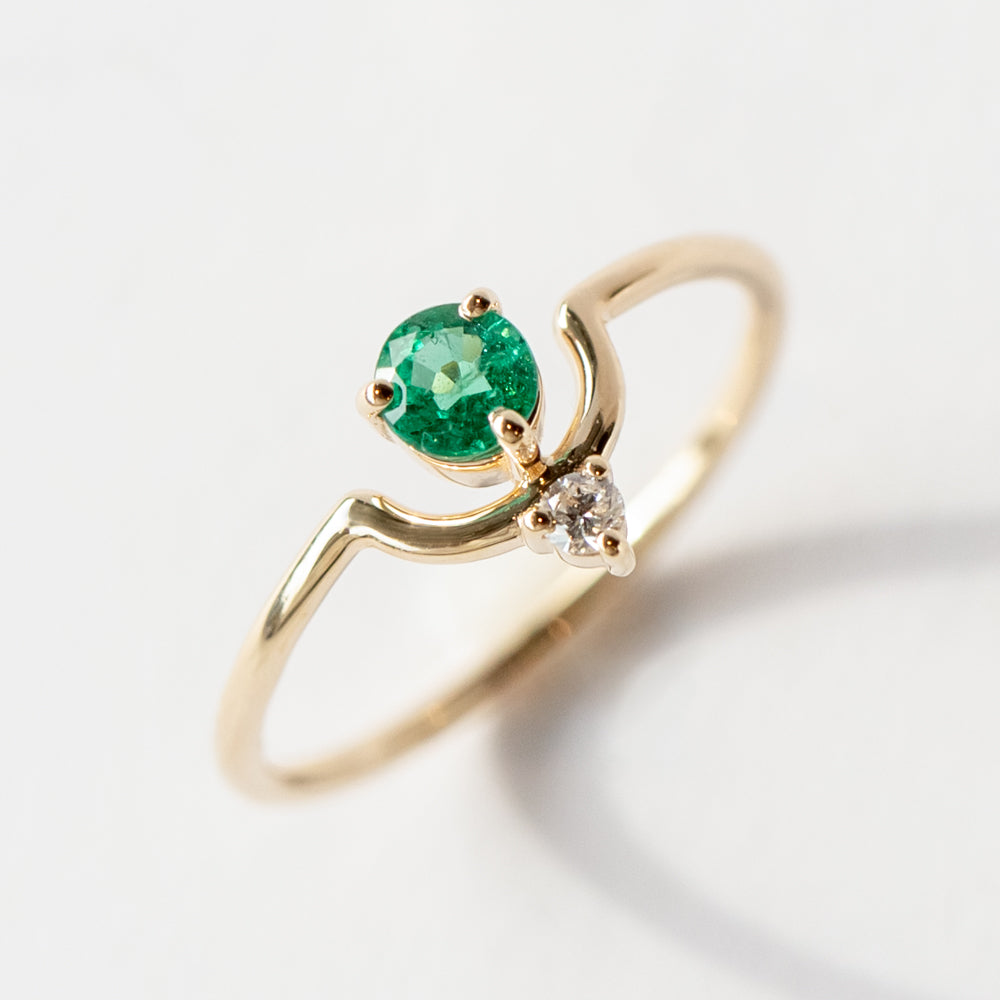 Wwake | Small Round Emerald and Diamond Nestled Ring