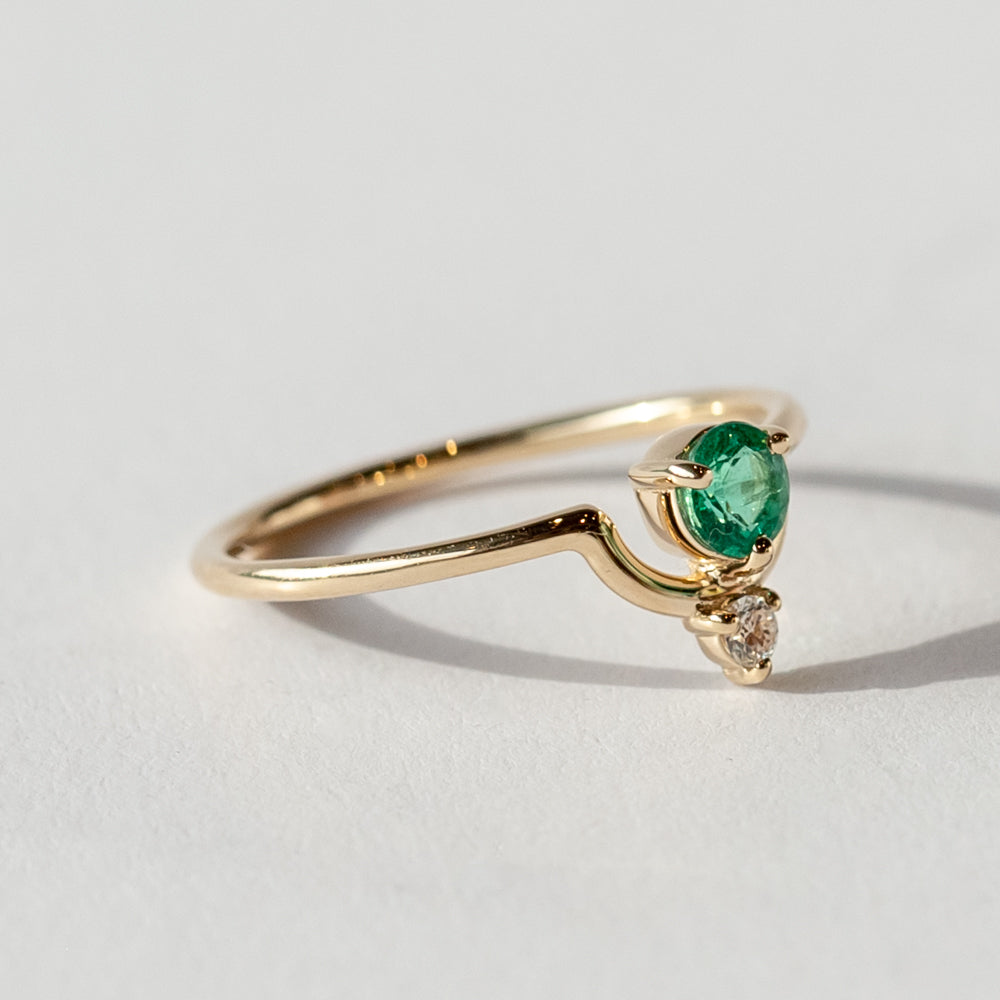 Wwake | Small Round Emerald and Diamond Nestled Ring