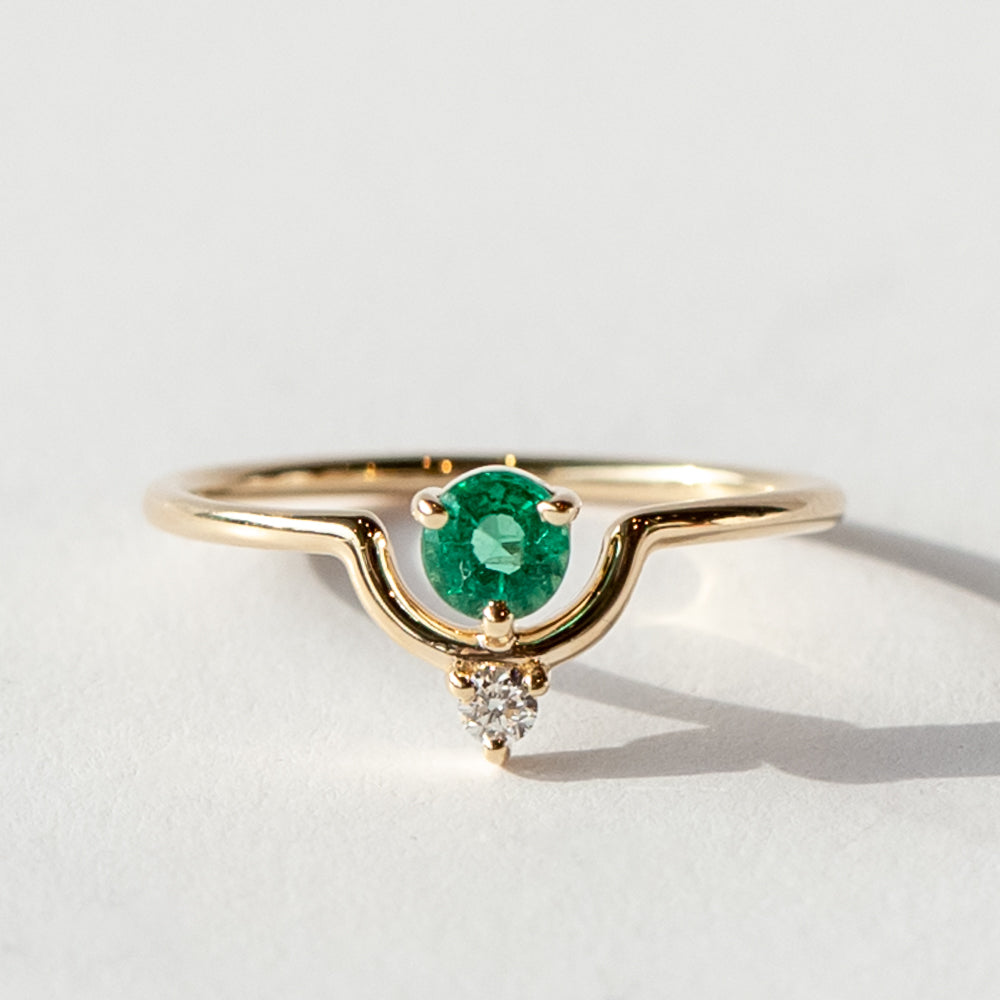Wwake | Small Round Emerald and Diamond Nestled Ring