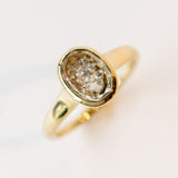 Neue Petite Oval Diamond Shaker Ring