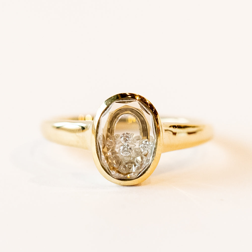 Neue Petite Oval Diamond Shaker Ring