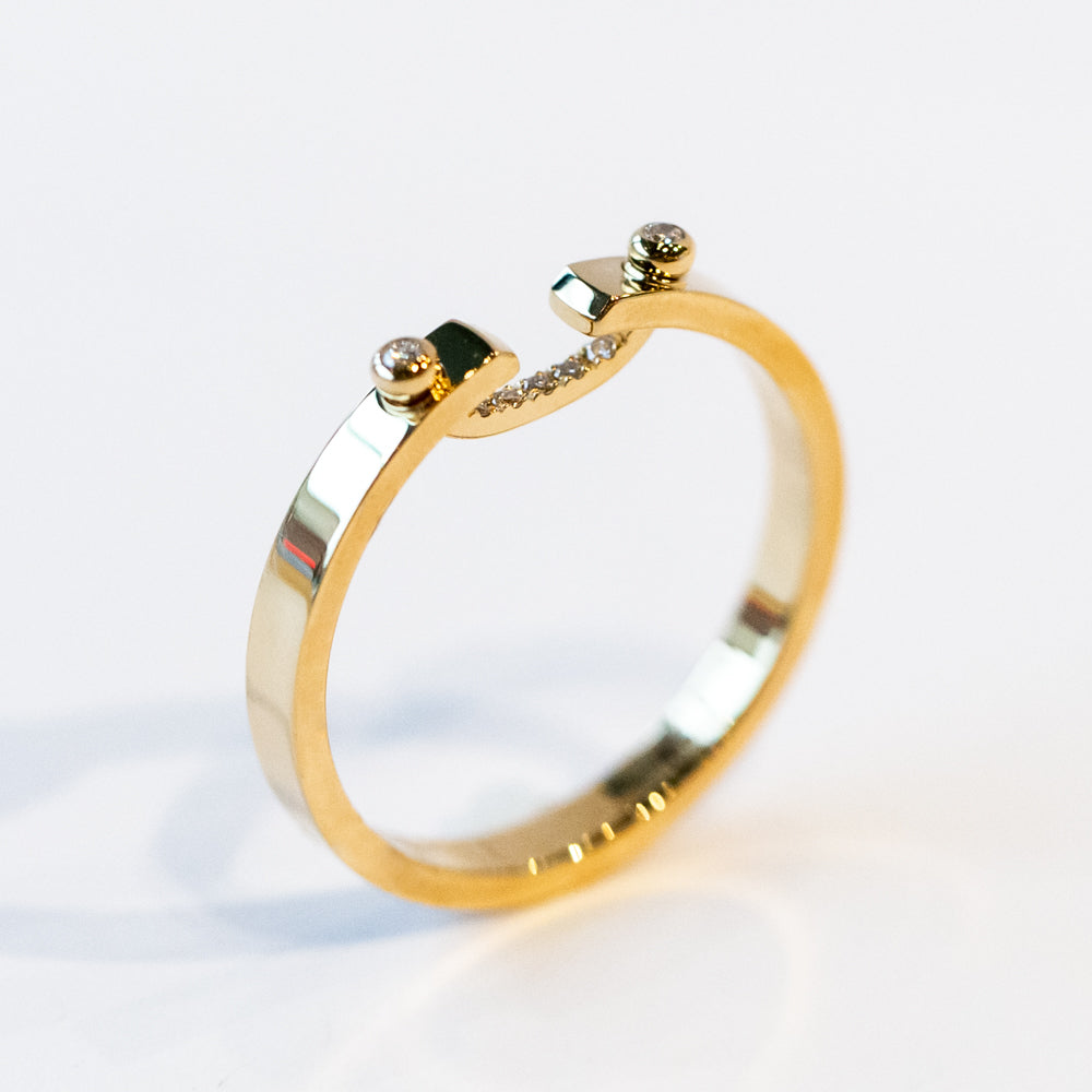 Business Meeting 2.9mm Mood Ring with Diamonds