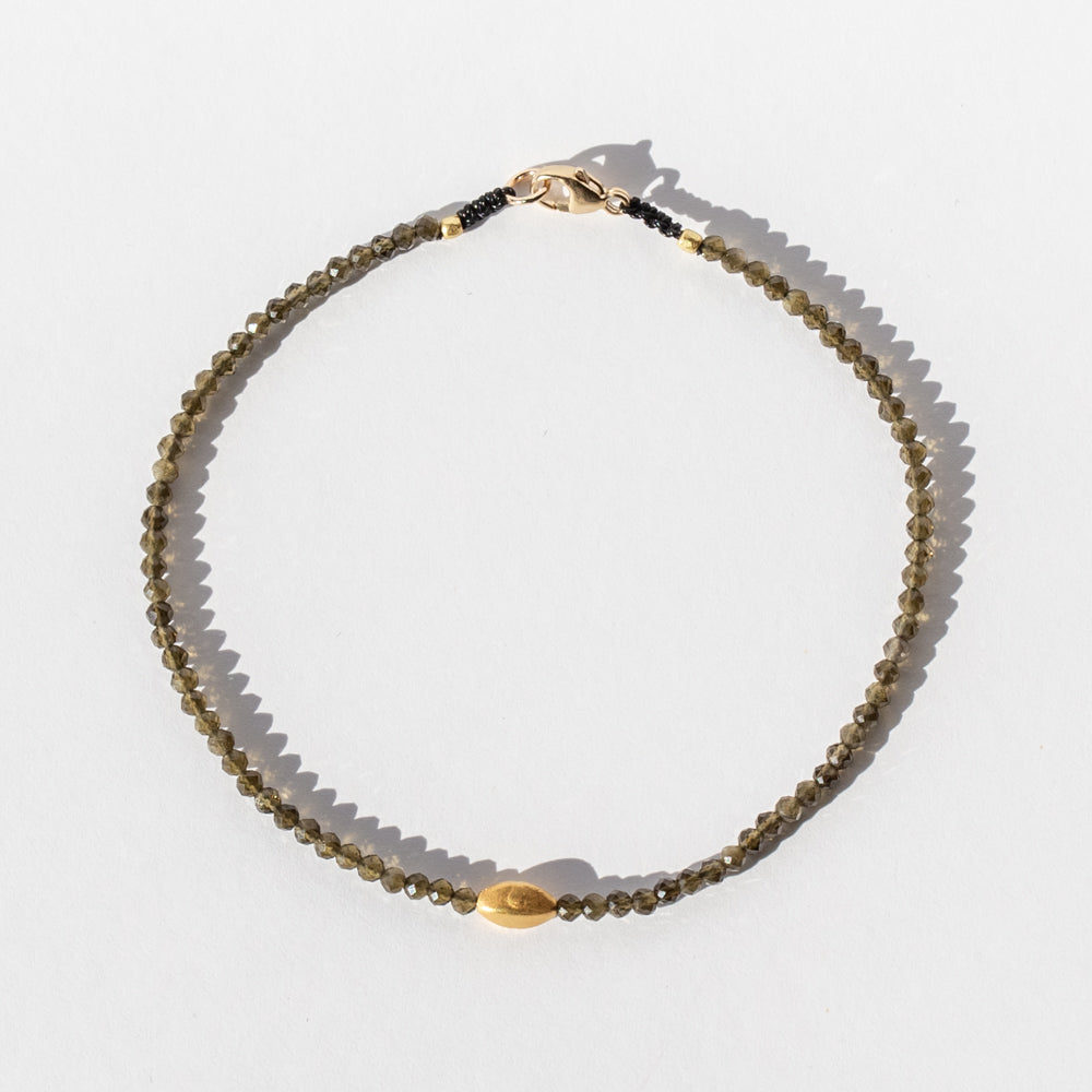 Dark Gray Cats Eye Beaded Bracelet with Oval Gold Bead