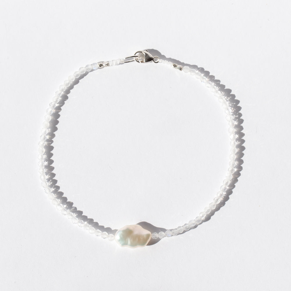 Moonstone Beaded Bracelet with White Keshi Pearl