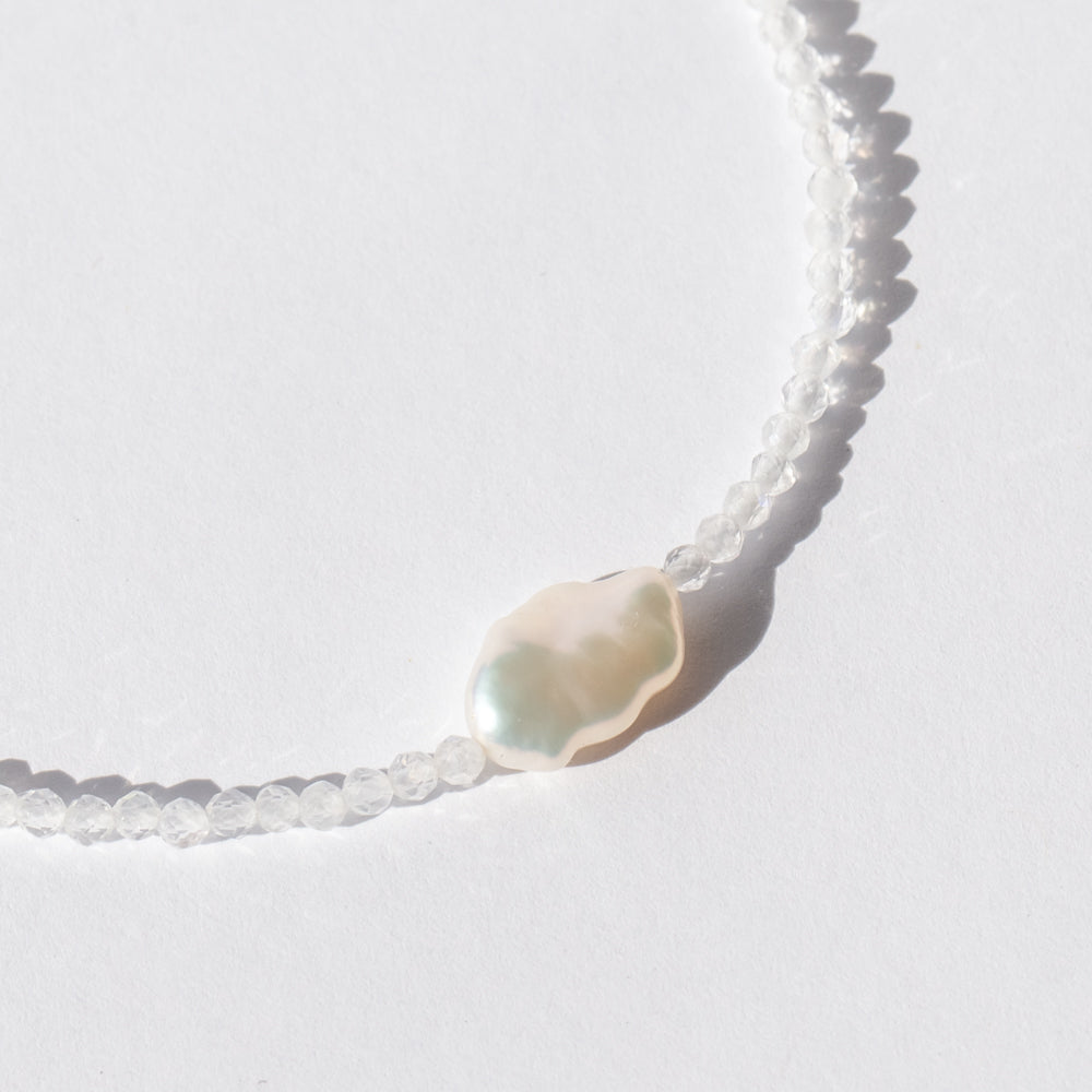 Moonstone Beaded Bracelet with White Keshi Pearl