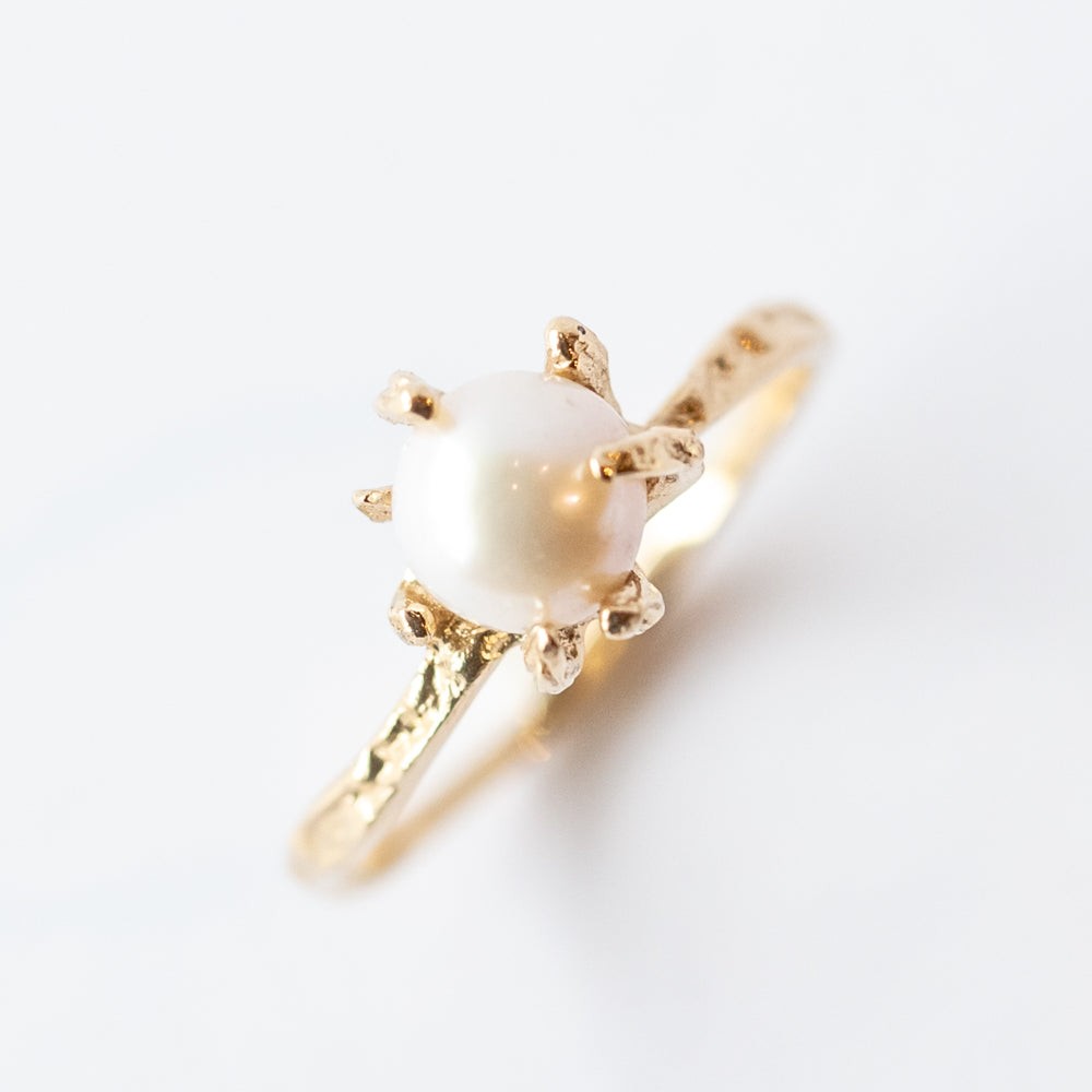 White Pearl Stingray Claw Ring