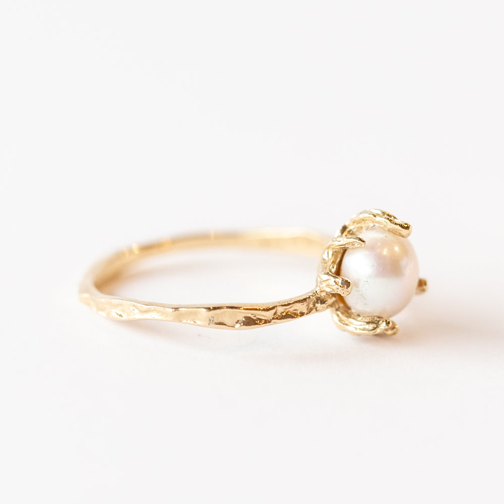 White Pearl Stingray Claw Ring