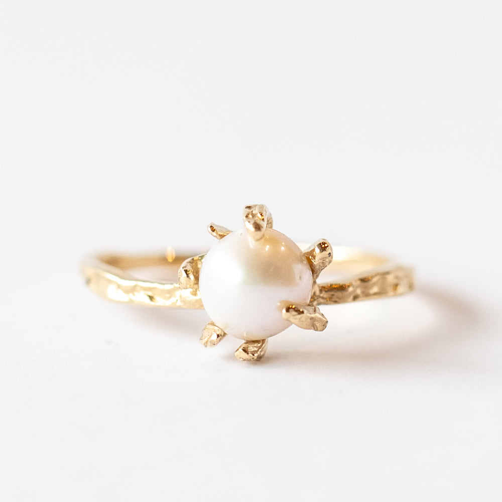 White Pearl Stingray Claw Ring