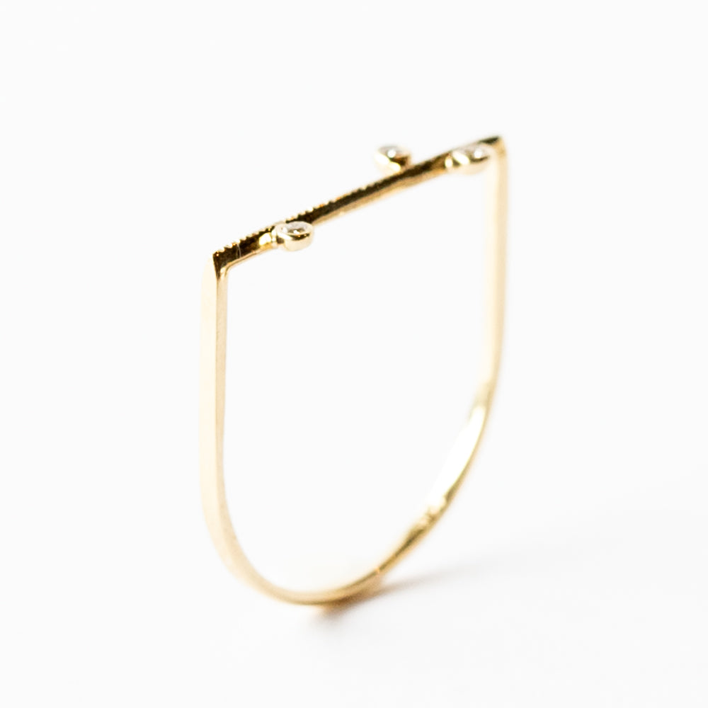 Three-Diamond U-Ring