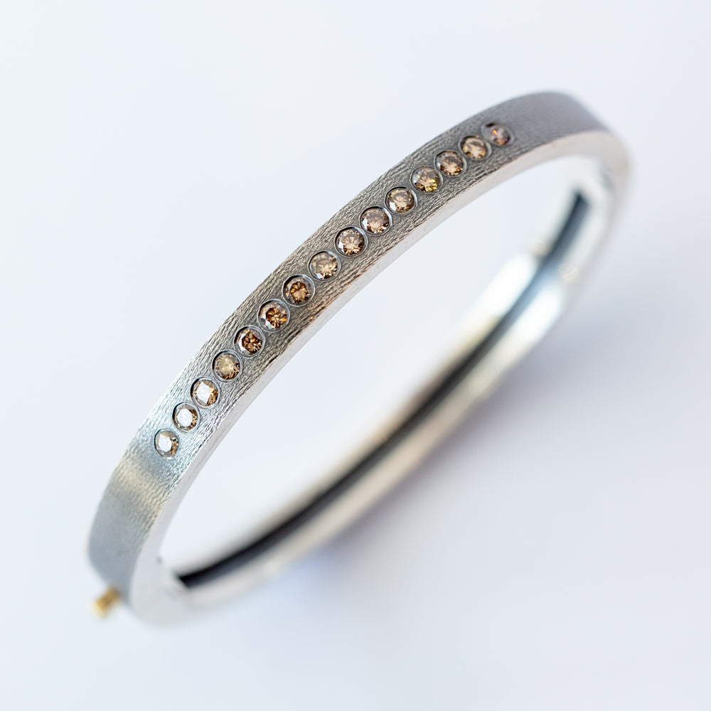 Linea 6mm Champagne Diamond Bangle
