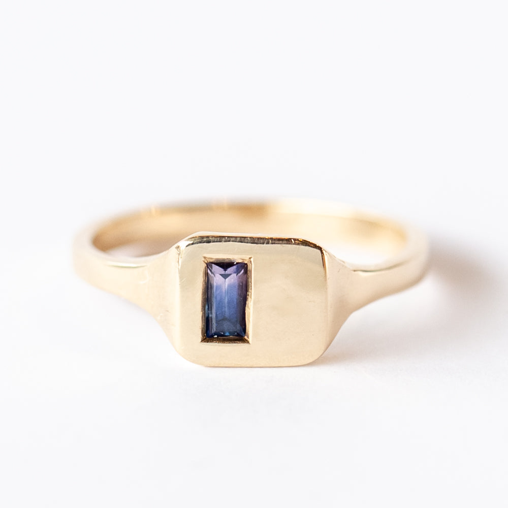 Frame Signet Ring with Baguette Bicolor Sapphire