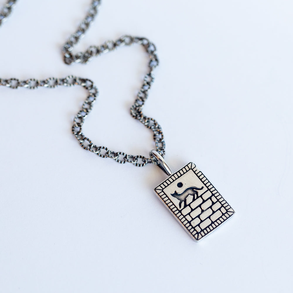 Stray Necklace