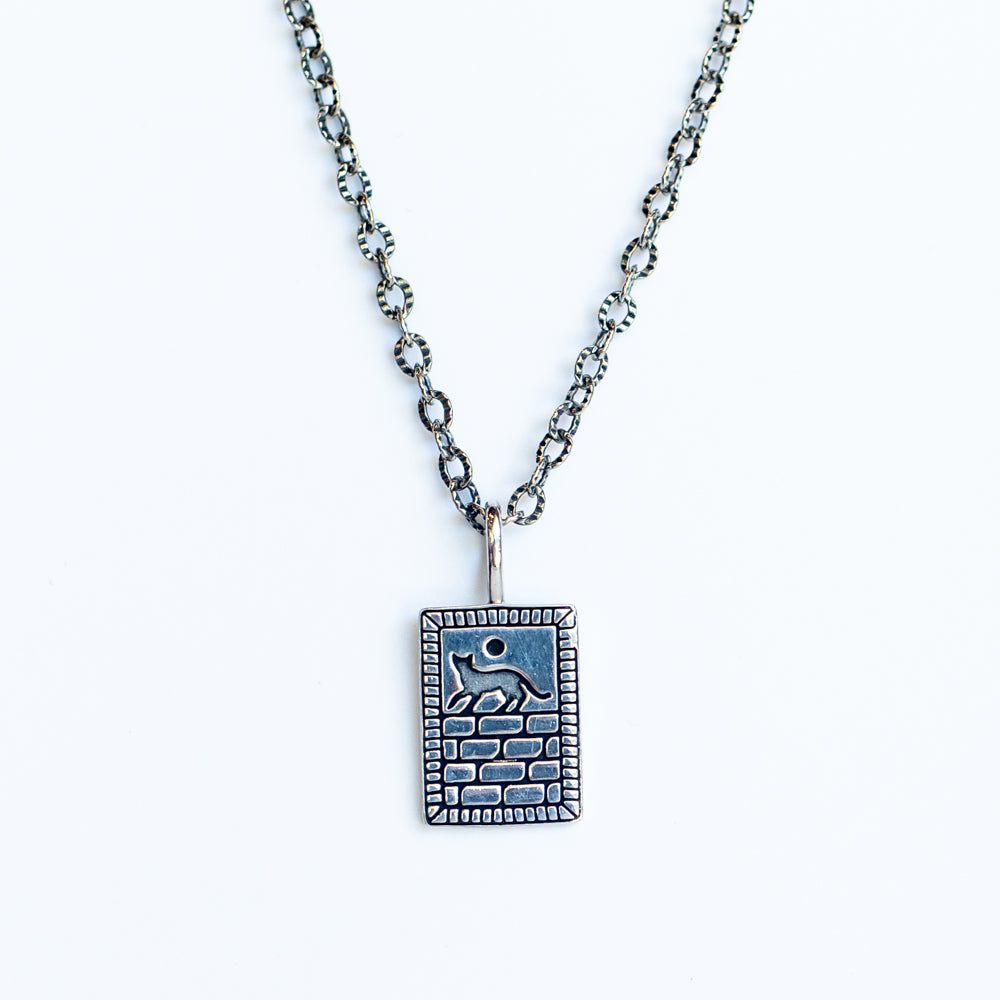 Stray Necklace