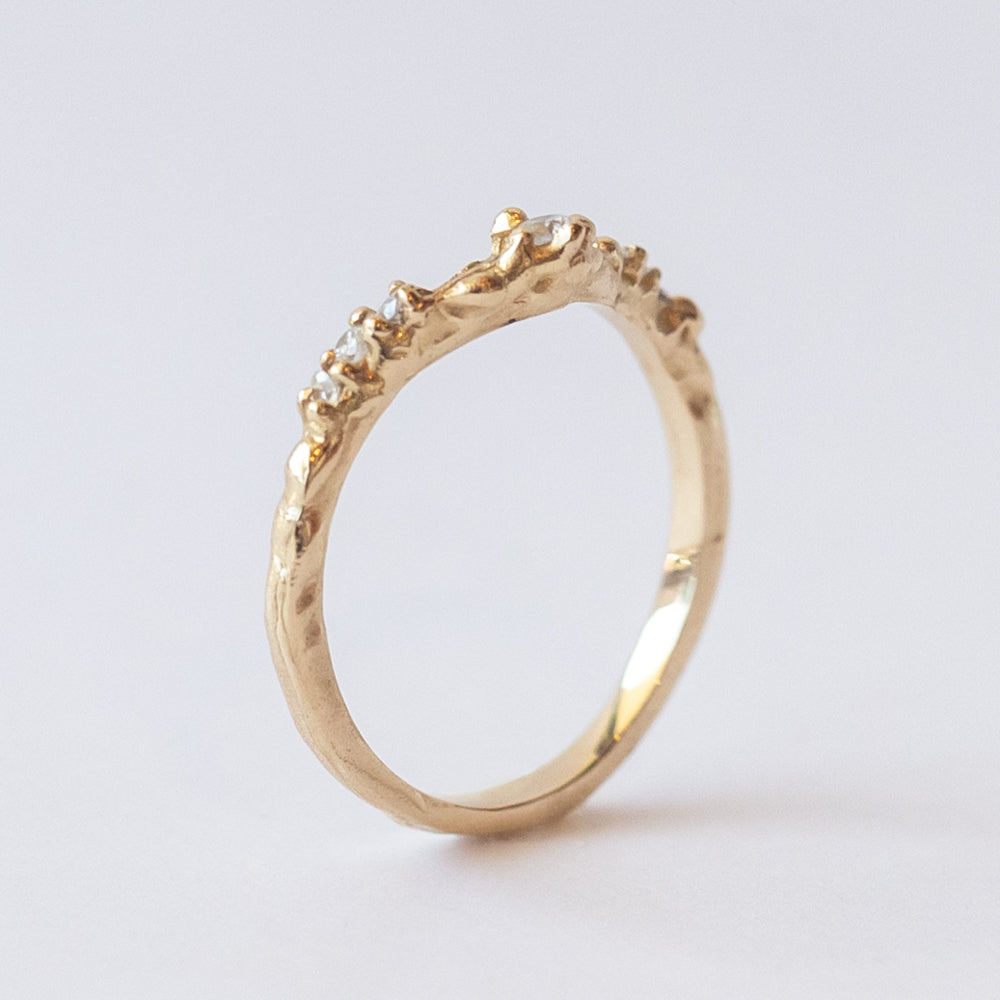 Armach Diamond V Shape Scatter Contour Ring