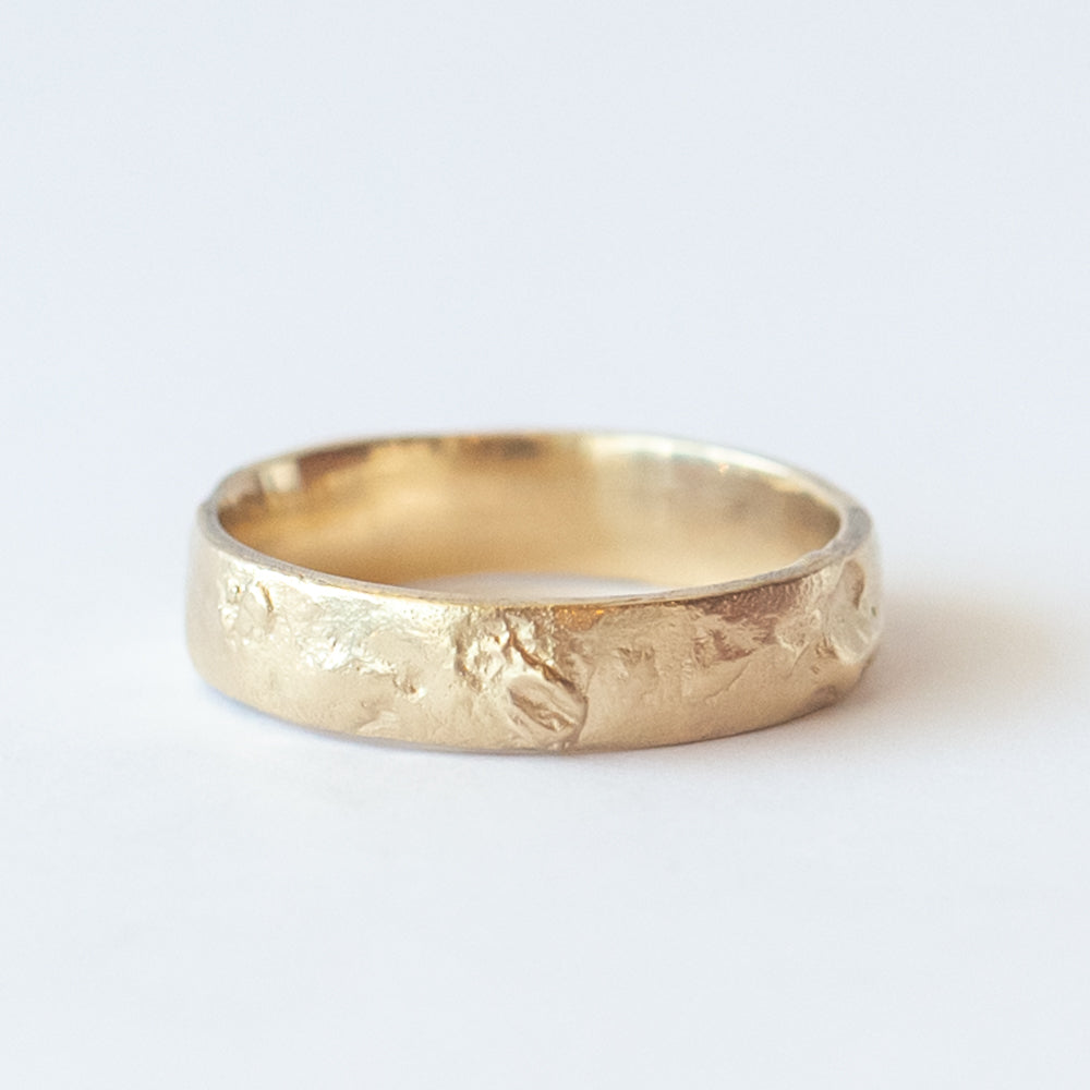 XIX 5mm Gold Reticulated Flat Wedding Band