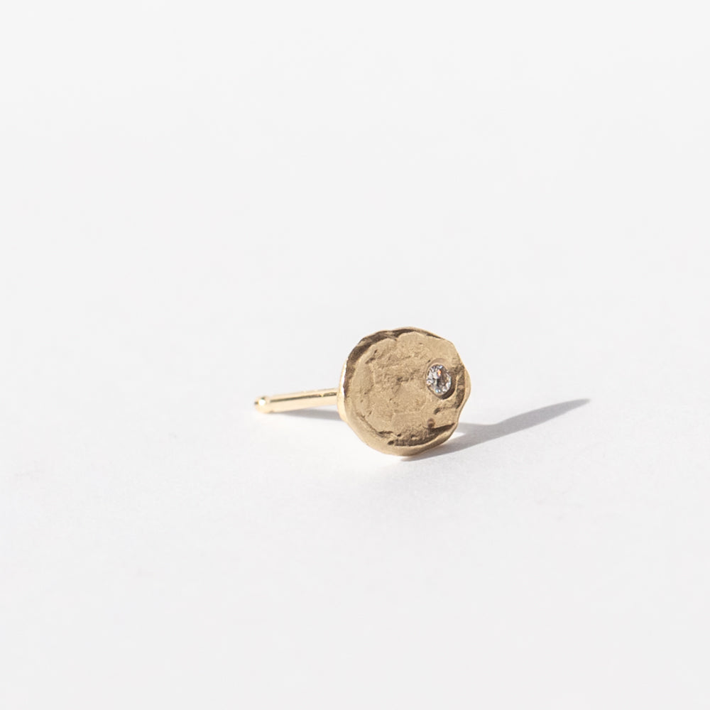 Golden Flake Stud Earring with Single Diamond (Single)