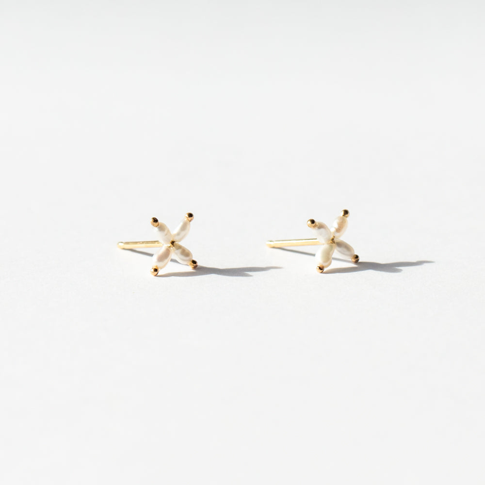 Small Pearl Clover Stitch Earrings