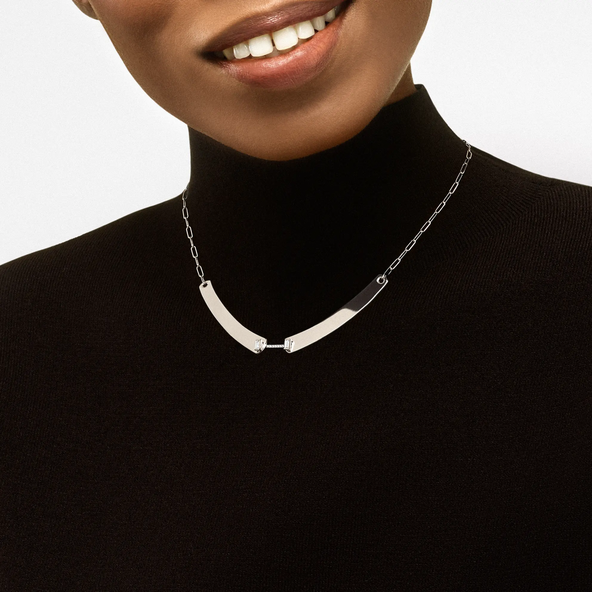 Dinner Date Mood Necklace in White Gold