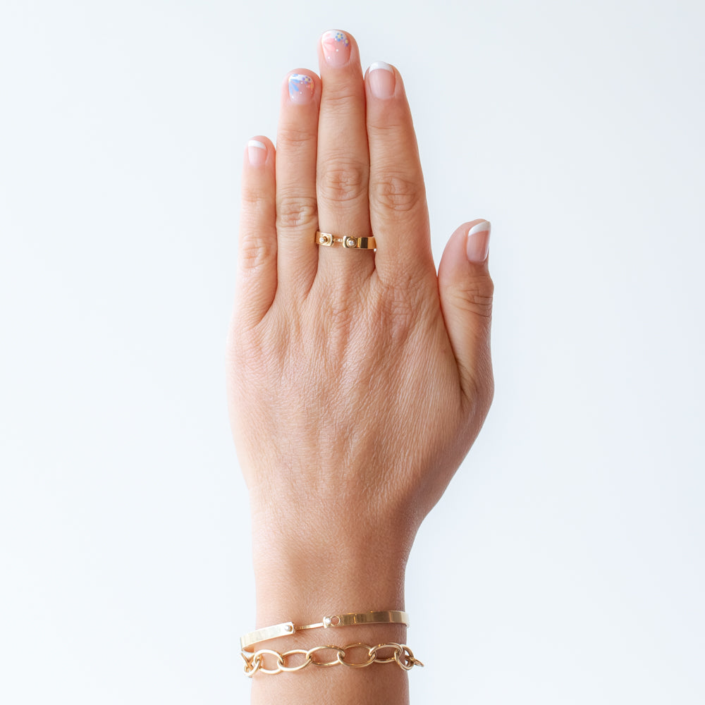 Business Meeting 4mm Mood Ring with Diamonds