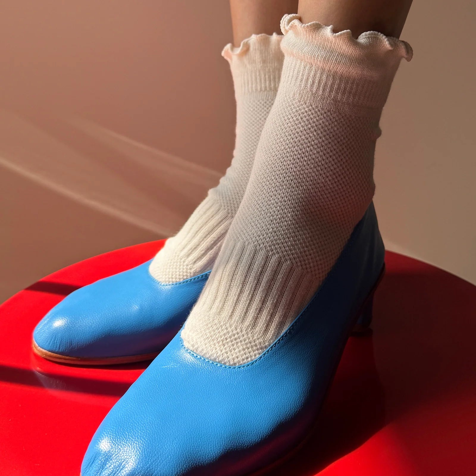 Ruffled Hugger Crew Socks, Vanilla / Red