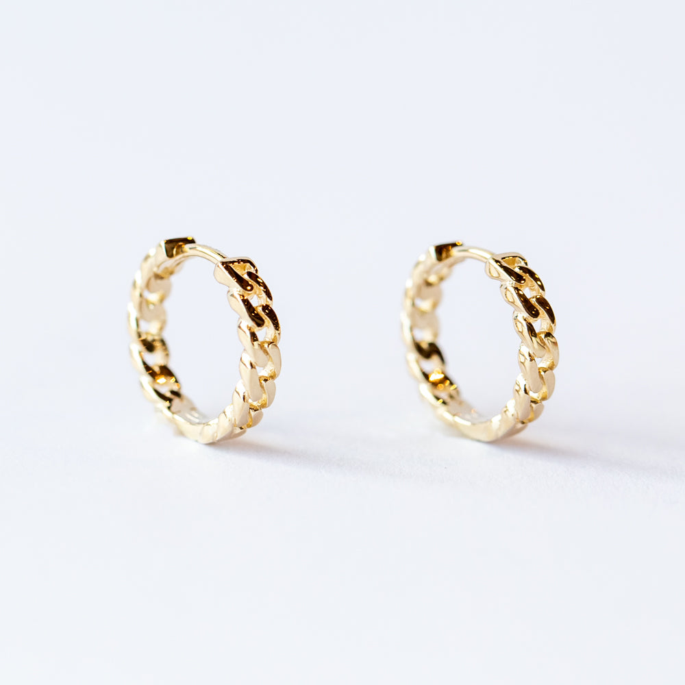 Zoe Chicco | Small Curb Chain Huggie Hoops