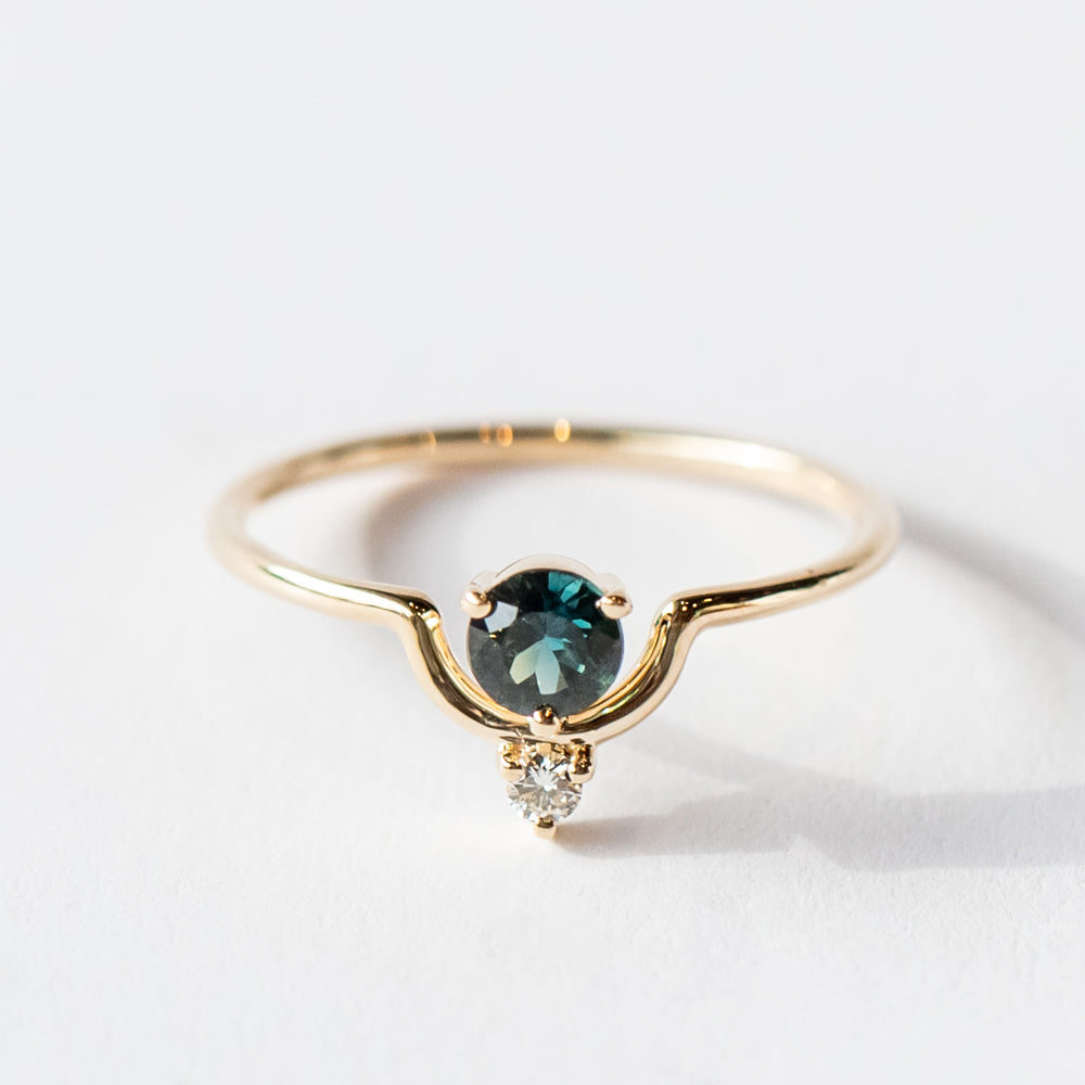 Wwake | Small Round Nestled Teal Sapphire Ring