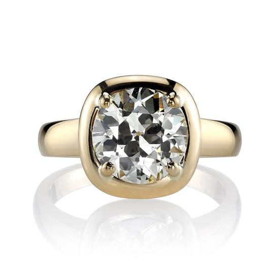 Single Stone gold ring with diamond, front view
