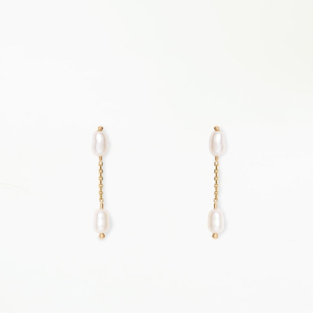 Wwake | Short Pearl Shower Earrings