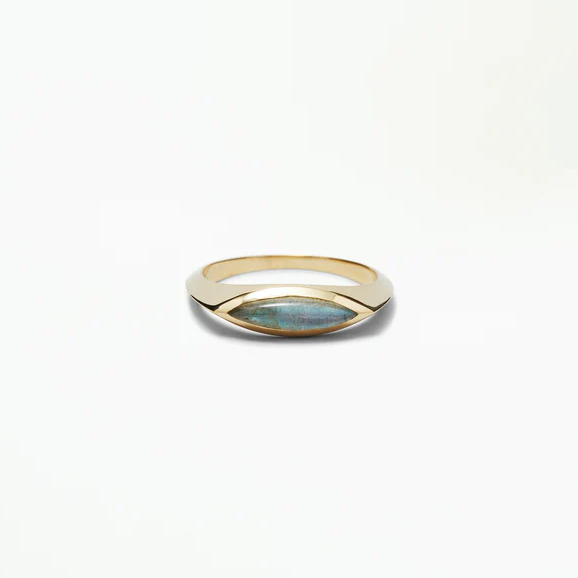 Wwake gold signet ring with labradorite, front view