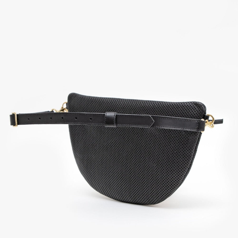 Grande Fanny, Perf Black