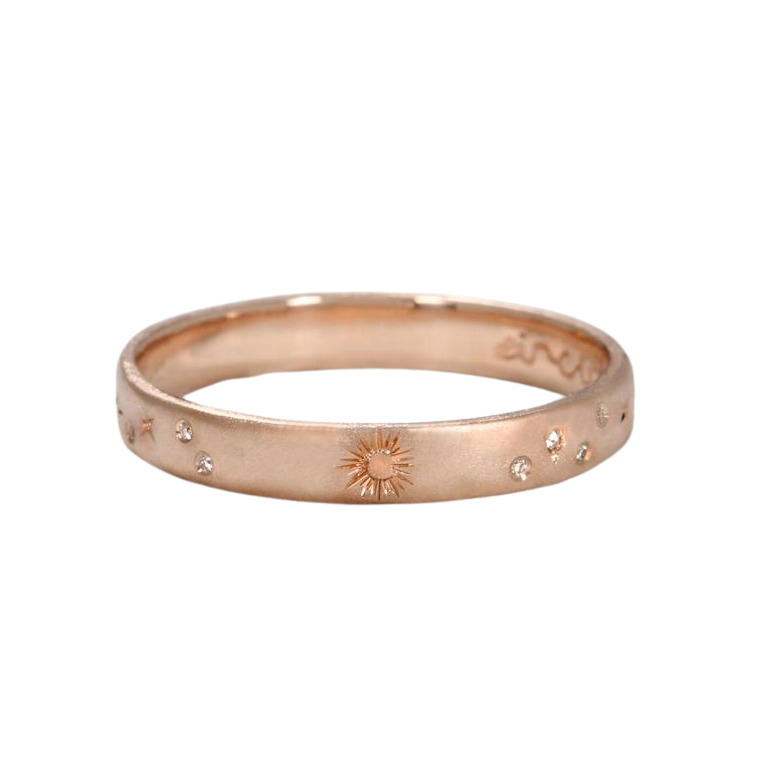 Sirciam rose gold band with engravings and diamonds, back view